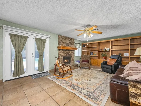 efd56a78828badfe4748dde27a879bf8-cc_ft_768